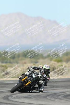 media/Jan-15-2026-Racers Edge (Thu) [[dfebeb70ab]]/2-A Group/Session 3 (Turn 16)/